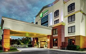 Holiday Inn Express Richmond Airport